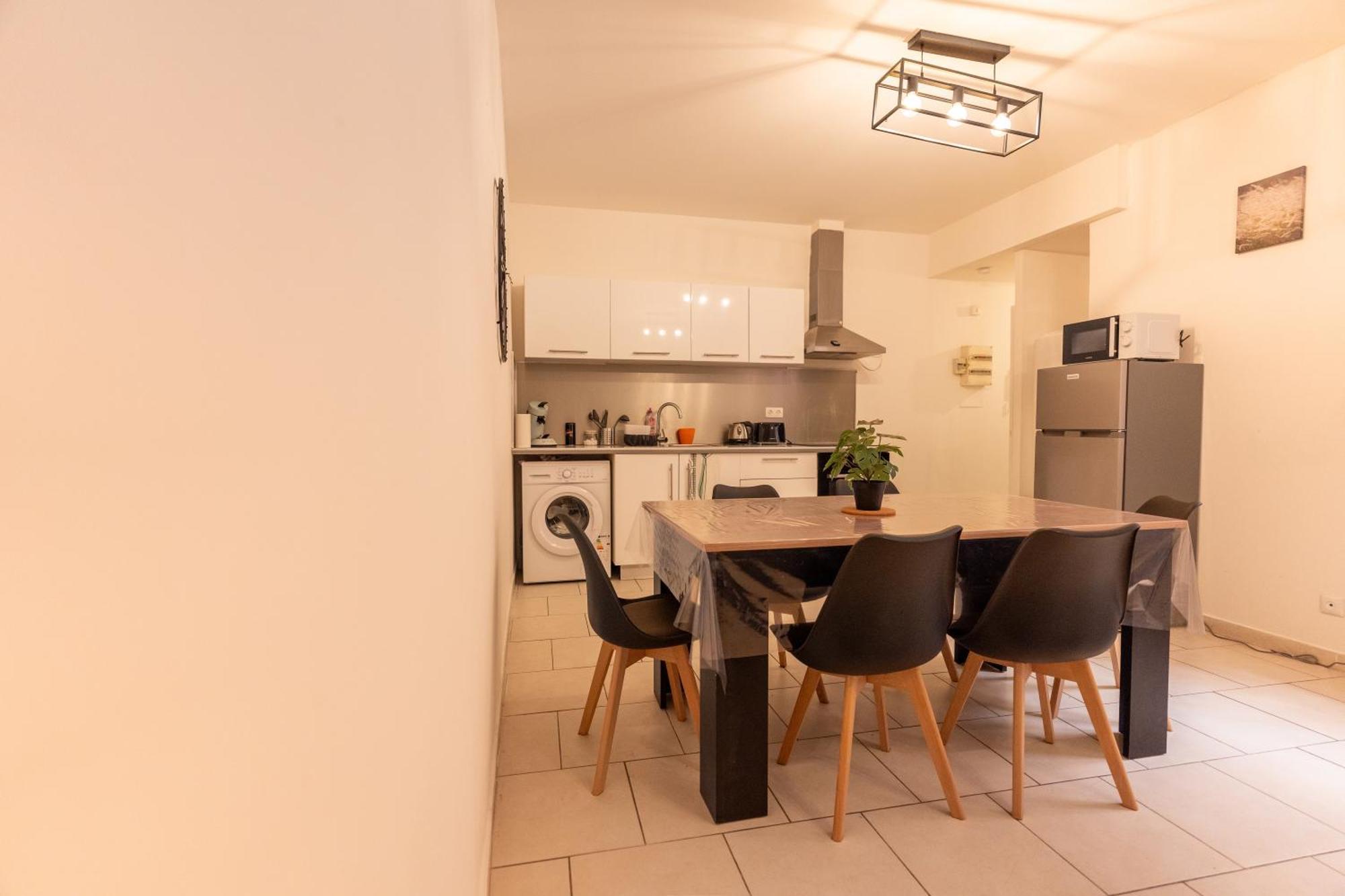בזייה Appartement Tout Equipe Pour 6 Personnes A 15Min Des Plages מראה חיצוני תמונה